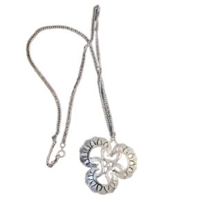 Necklace silver tone pendant and chain
